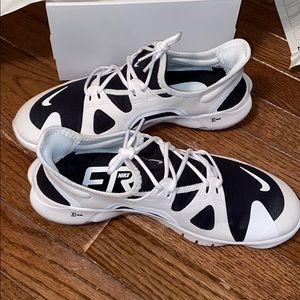 Men’s Nike Free RN 5.0 in black and white